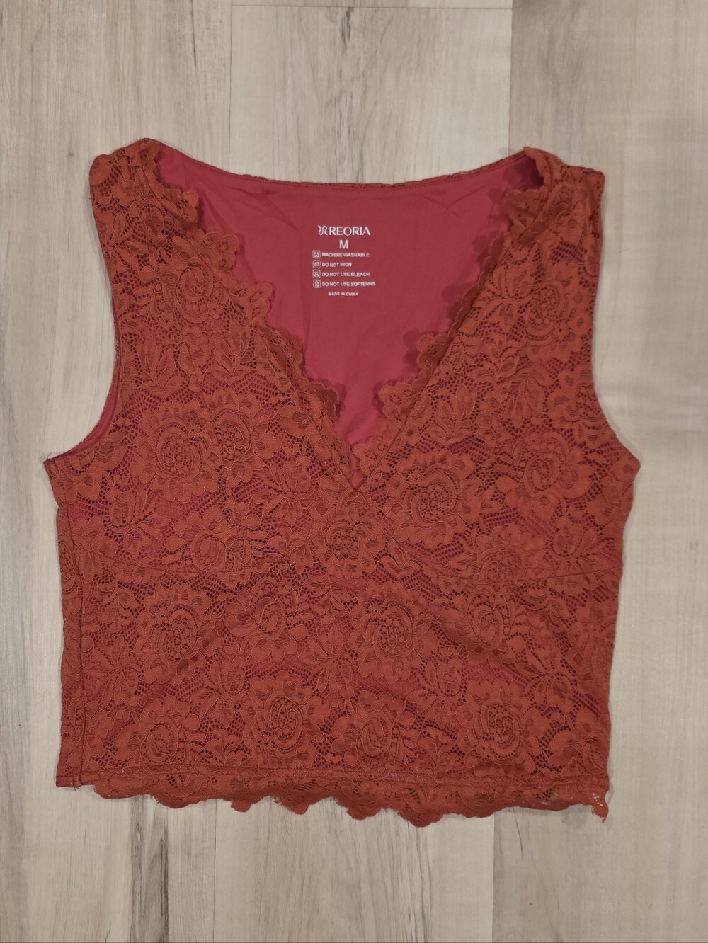 ReoRia Rust Lace V-Neck Sleeveless Crop Camisole